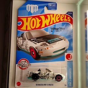 1991 Mazda MX-5 Miata Hot Wheels HW J-Imports Series White & Black Diecast